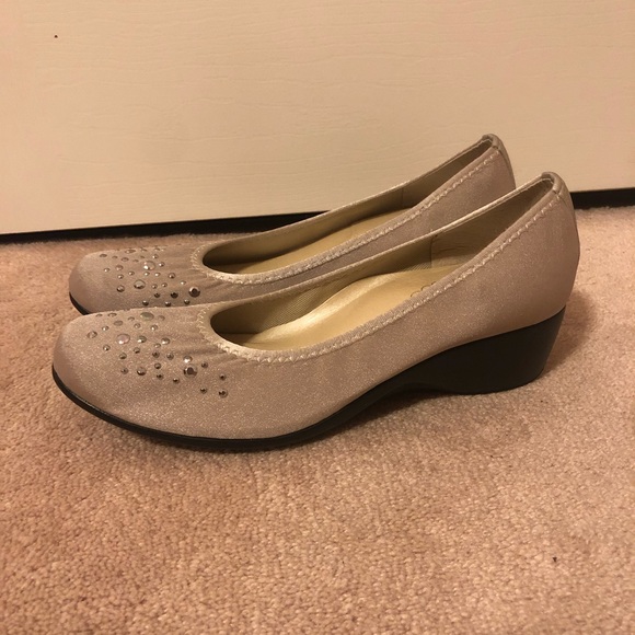 Flats - Picture 4 of 7